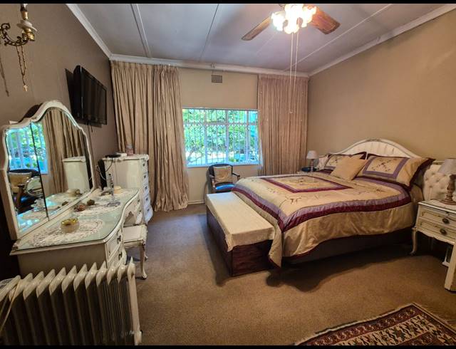 6 BEDROOM HOUSE FOR SALE IN THREE RIVERS